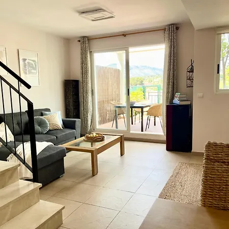 Hola Casa بيت للعطل *